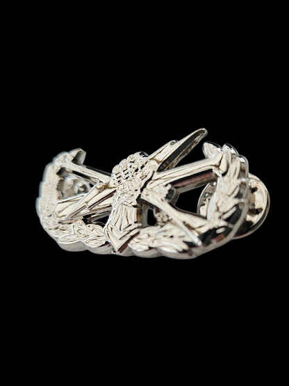 Nickel "pin on" fist badge des2