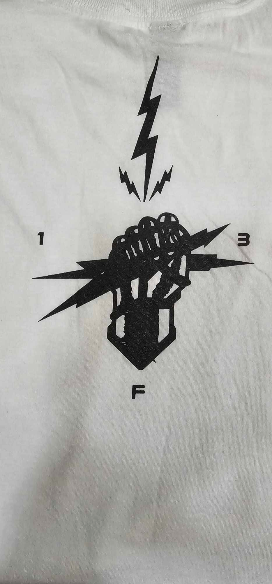 WHITE FIST LIGHTENING T-SHIRT