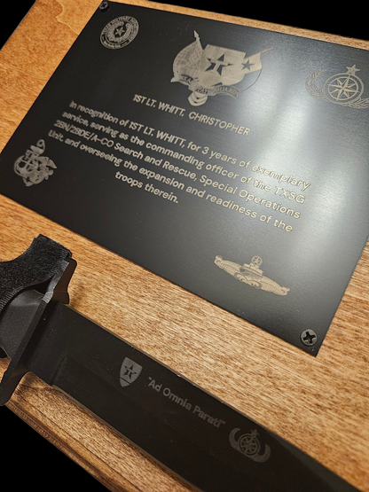 XL custom plaque w/knife