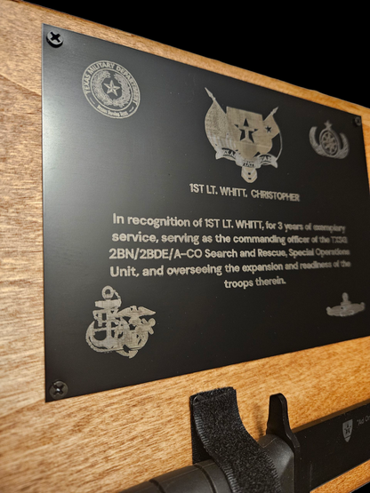 XL custom plaque w/knife