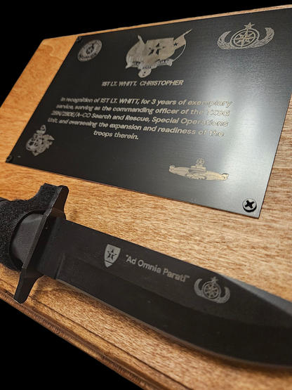 XL custom plaque w/knife