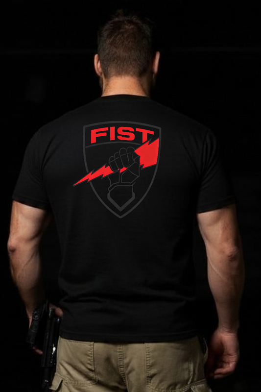 Red blackout tee des 2