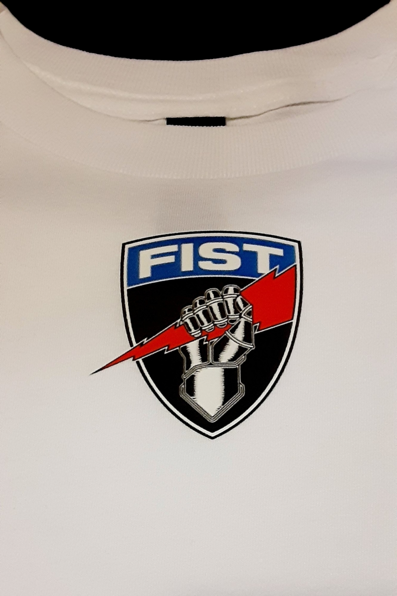 FIST SHIELD WHITE TEE